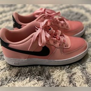 Nike Air Force 1 Low
Valentine's Day Special Release